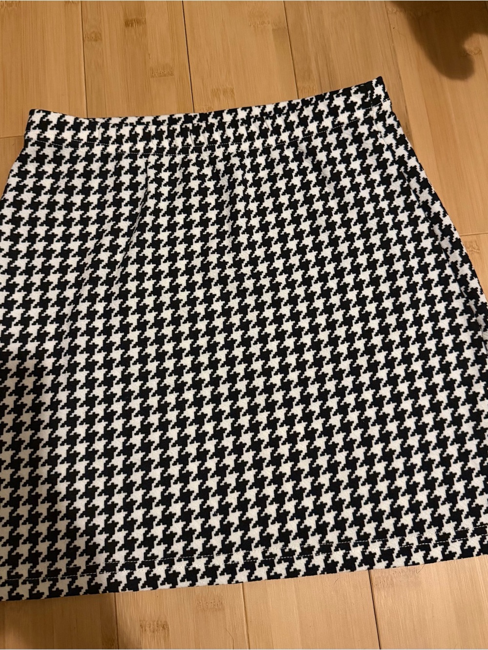 SHEIN Black and White Houndstooth Mini Skirt